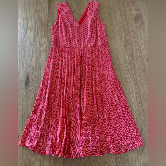 Banana Republic pleated Dress 👗 - Picture 1 of 3
